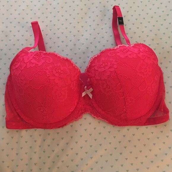 Red VS dream angels Demi 36DD