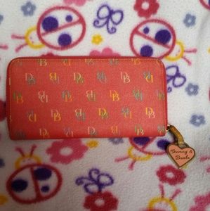 Dooney & bourke wallet