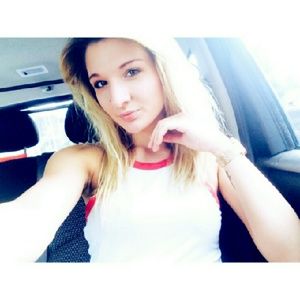 Meet your Posher, Avery