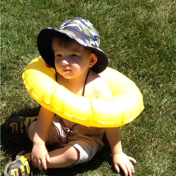 2CHILLIES Kids Green/Navy Camo Reversible Sun Hat