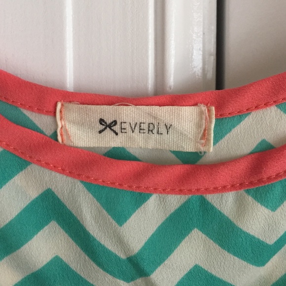 Chevron Tank - Picture 3 of 4