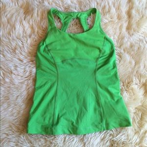 Lululemon tank with built in shelf liner.