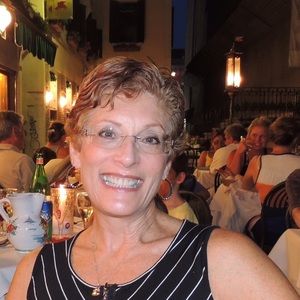 Meet your Posher, Laurie