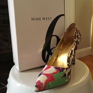 NINE WEST Pump
