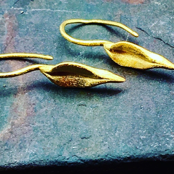 Sale Host Pick 24k gold dipped  leaf earrings - Picture 2 of 4