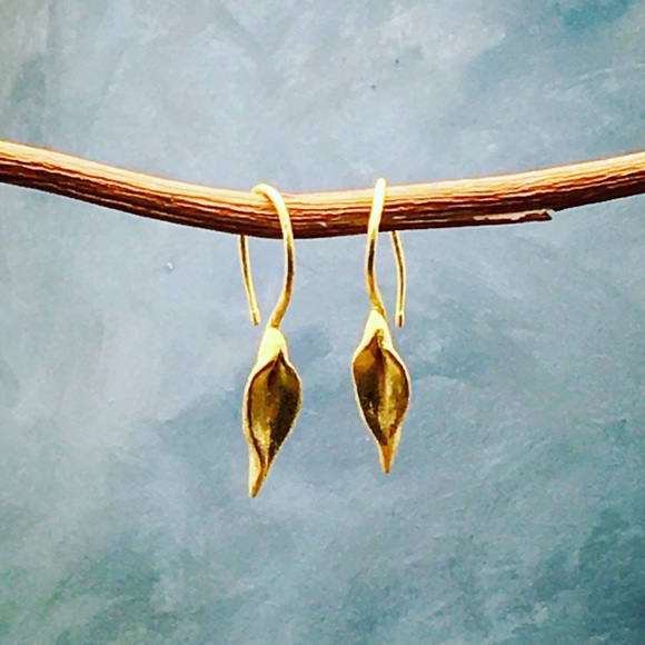 Sale Host Pick 24k gold dipped  leaf earrings - Picture 3 of 4