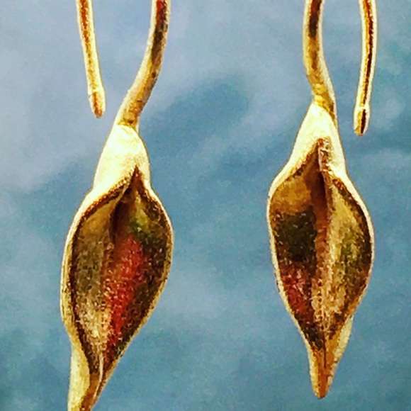 Sale Host Pick 24k gold dipped  leaf earrings - Picture 4 of 4