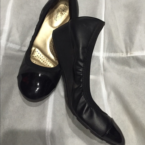 Dex flex comfort small wedge dress shoes