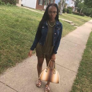 Meet your Posher, Zy'keria