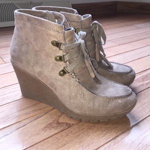 Size 8 lace up wedge booties
