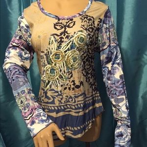 🆕 Beautiful long sleeve shirt!