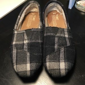 Plaid TOMS with lining