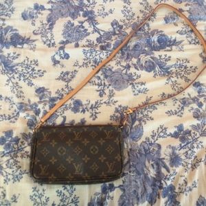 Louis Vuttion crossbody