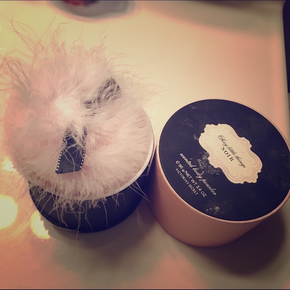 Victorias Secret Noir body powder
