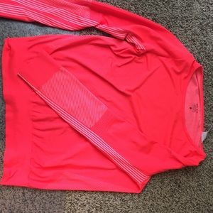 Nike top