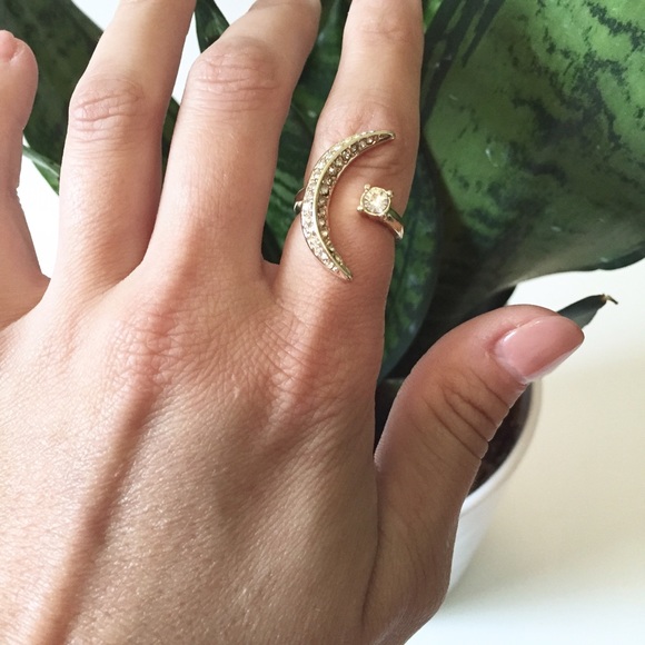NWT || Gold Crescent Moon Rhinestone Ring - Picture 2 of 4
