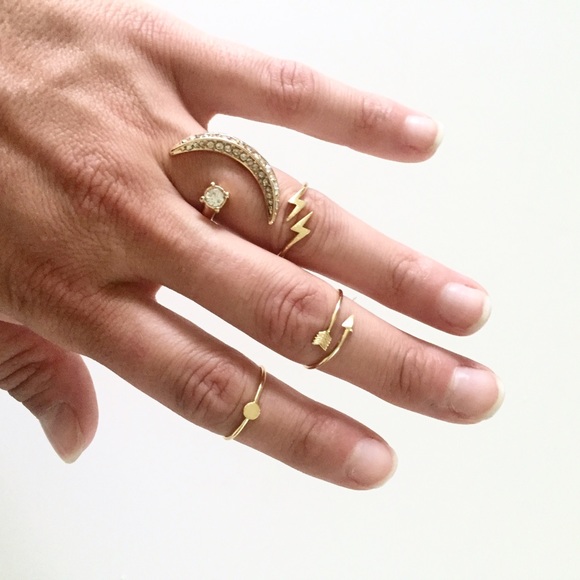 Jewelry - NWT || Gold Crescent Moon Rhinestone Ring