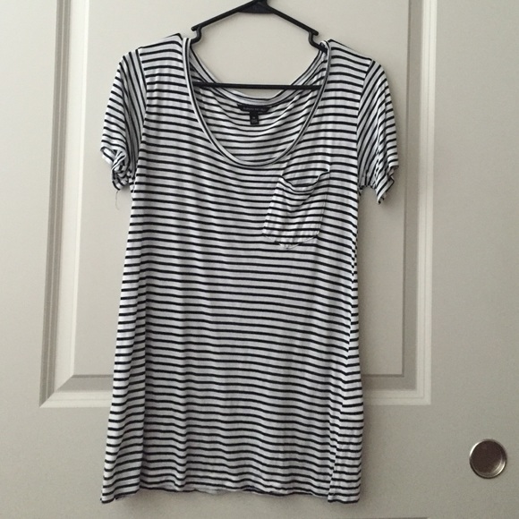 Banana Republic striped stretchy tee