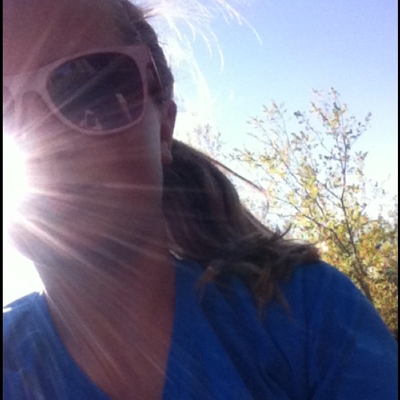 Meet your Posher, Julia - Picture 1 of 1