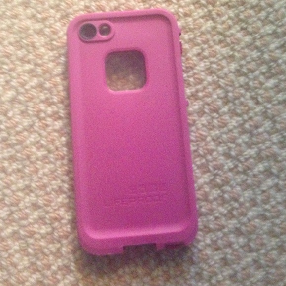 Life proof (but it's not water proof) - Picture 2 of 2