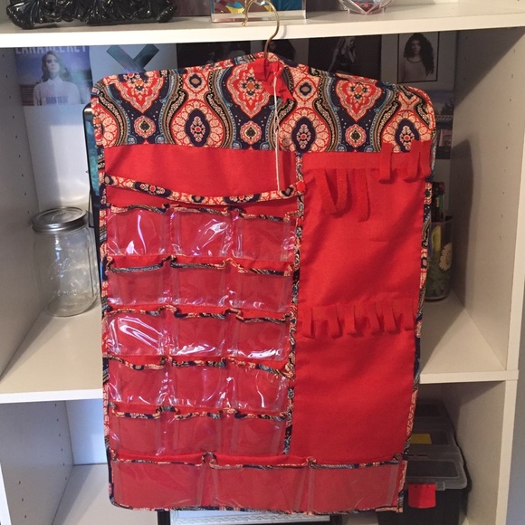 Hanging jewelry organizer