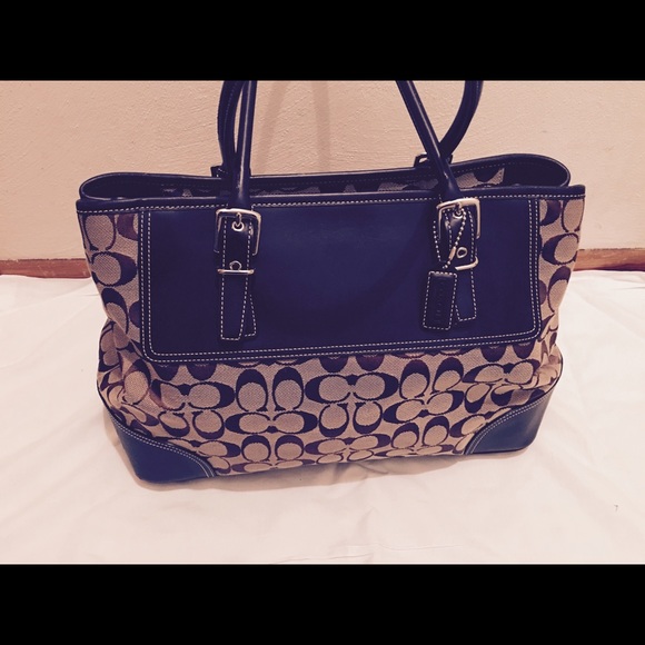 Tan coach tote bag
