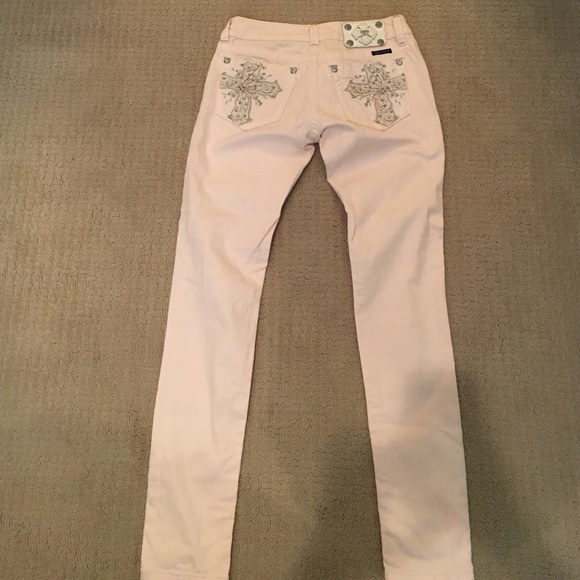 Pink Miss Me skinny jeans