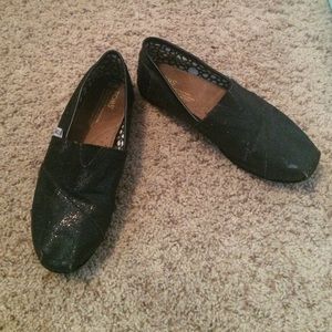 Black sparkly toms