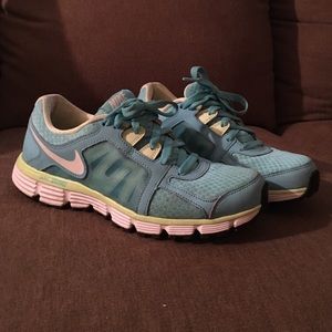 Nike Dual fushion st2