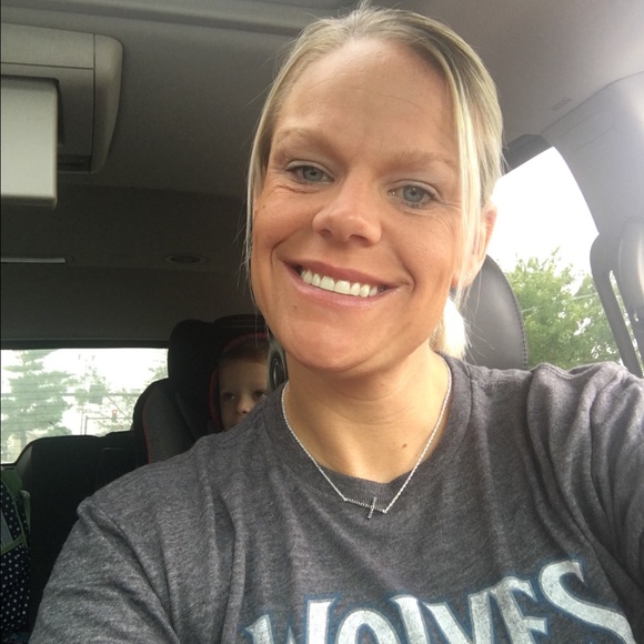 Meet your Posher, Danielle - Picture 1 of 1