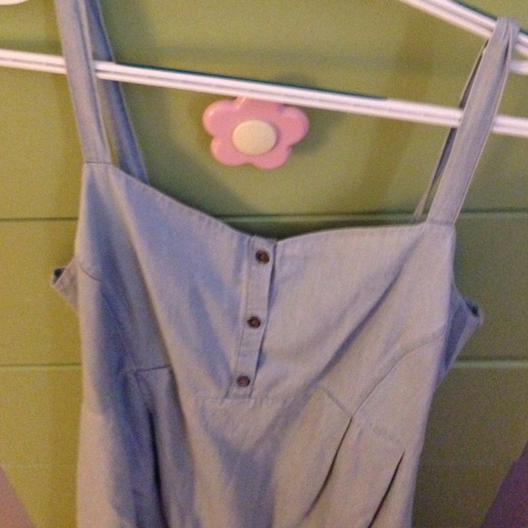 Dress - Picture 2 of 4