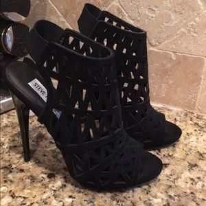 Steve Madden Bratt style heels in black