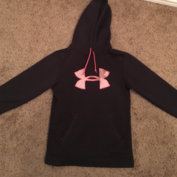 New without tags under armor pink Cani hoodie!
