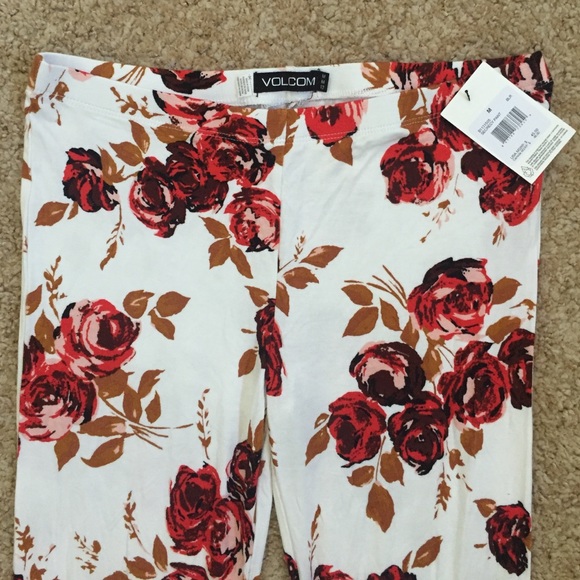 NWT Volcom Rose Print Flare Pants - Picture 2 of 2