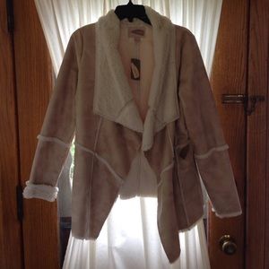 Super Chic Faux Fur Jacket!!