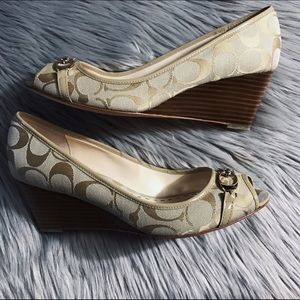 💢SOLD💢Coach wedges