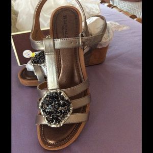 Naturalizer Sandals 11