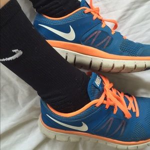 🔥Host Pick🔥Nike Women's Flex Run Sneakers