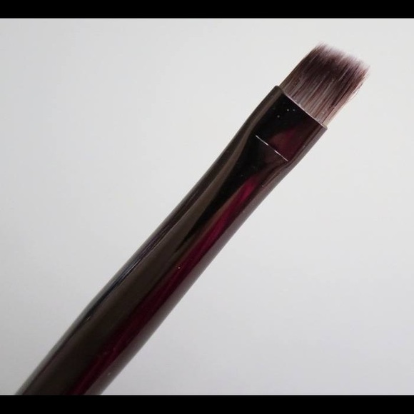 Hourglass No. 10 Brush