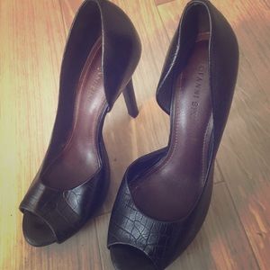 Gianni Bini black heels
