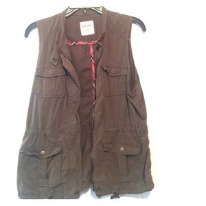 Sleeveless vest
