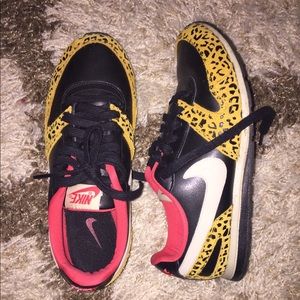 RARE NIKE PEGASUS