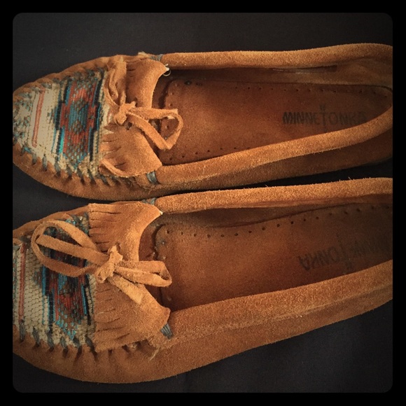 ⚡️🔥 LAST CALL!! Minnetonka moccasins