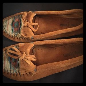 ⚡️🔥 LAST CALL!! Minnetonka moccasins