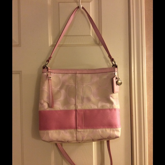 COACH Signature Spring time 🌸 "PINK" Stripe💖