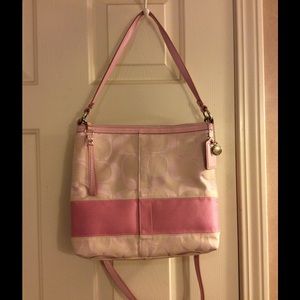 COACH Signature Spring time 🌸 "PINK" Stripe💖