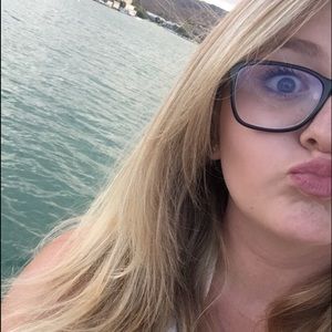 Meet your Posher, Sierra