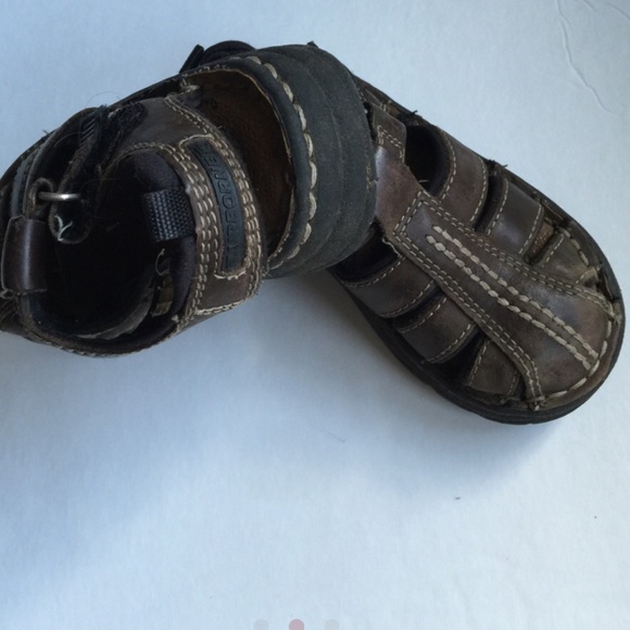 Cute Leather Sandals 7 1/2 - Picture 2 of 3