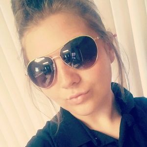 Meet your Posher, Brianna