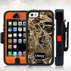 iPhone 5/5s otter box case with belt clip